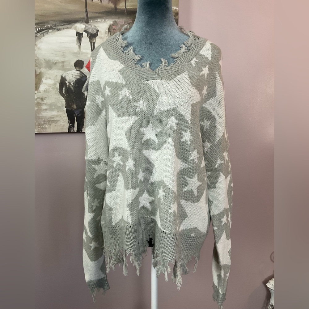 Starry V-Neck Frayed Sweater - Gray and White